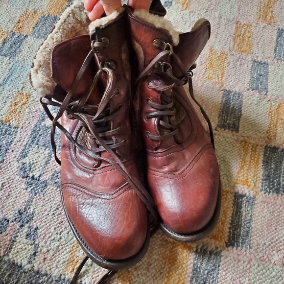 UGG leather boots - Picture 3 of 7